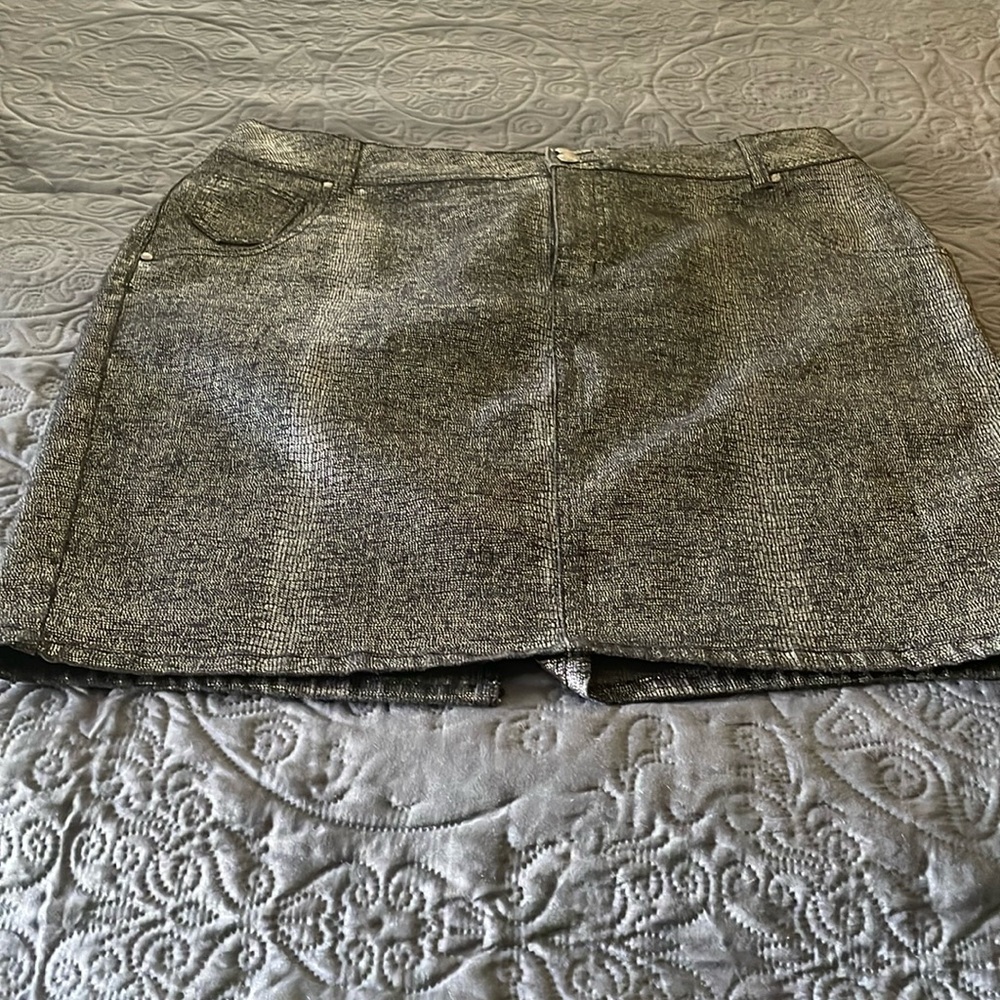 Short skirt